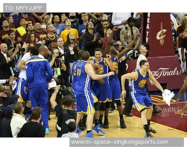 篮球明星的奋斗与荣耀：从街头到NBA的传奇人生与梦想追逐